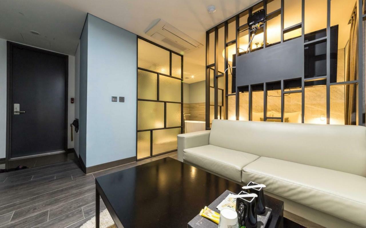 Design Hotel Ddeul& Osan Exterior foto